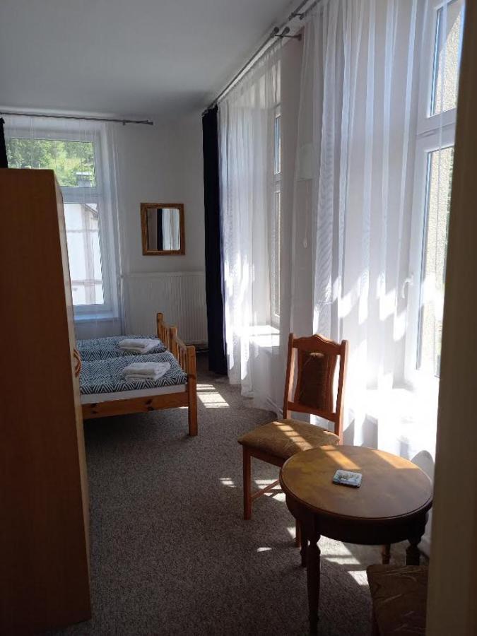 Hotel Koruna Penzion Teplice nad Metují Eksteriør bilde