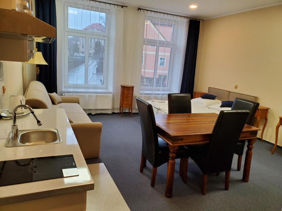 Hotel Koruna Penzion Teplice nad Metují Eksteriør bilde