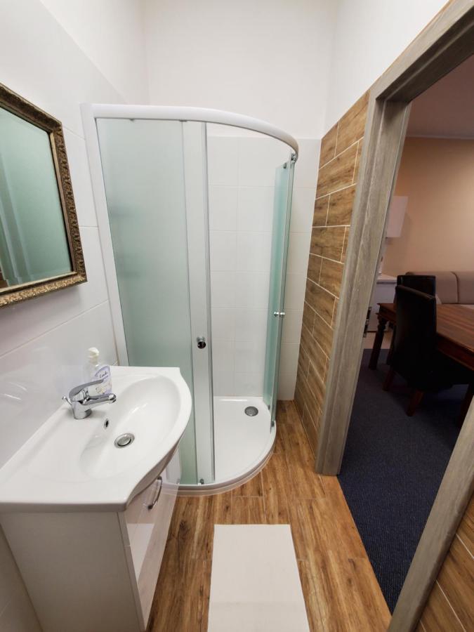 Hotel Koruna Penzion Teplice nad Metují Eksteriør bilde